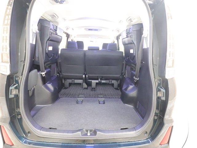 TOYOTA VOXY 2015 Image 31