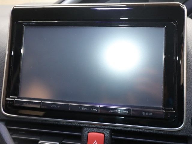 TOYOTA VOXY 2015 Image 31