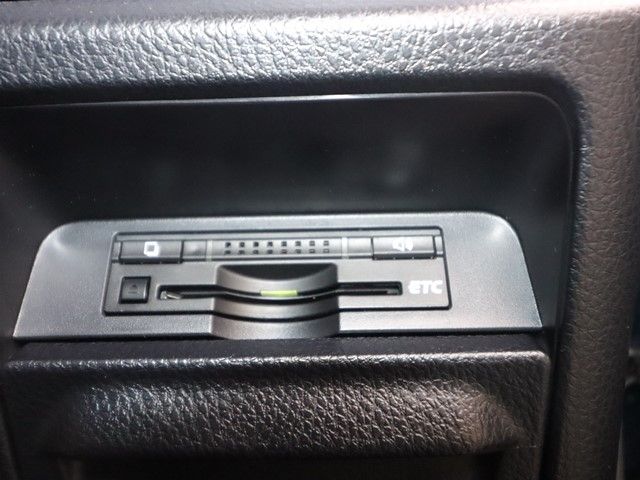 TOYOTA VOXY 2015 Image 31