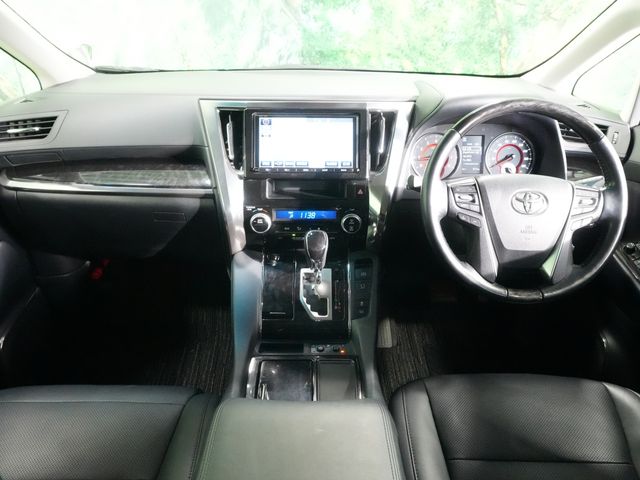 TOYOTA VELLFIRE 2018 Image 31