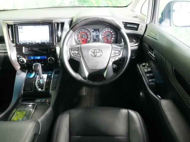 TOYOTA VELLFIRE 2018 Image 31