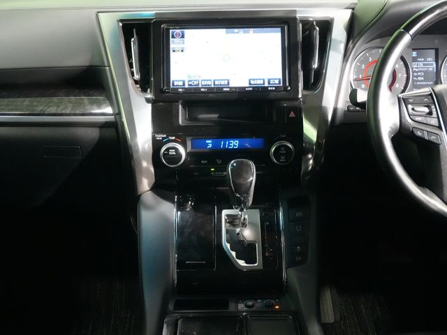 TOYOTA VELLFIRE 2018 Image 31