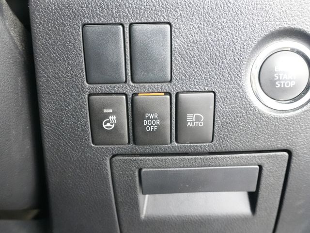 TOYOTA VELLFIRE 2018 Image 31