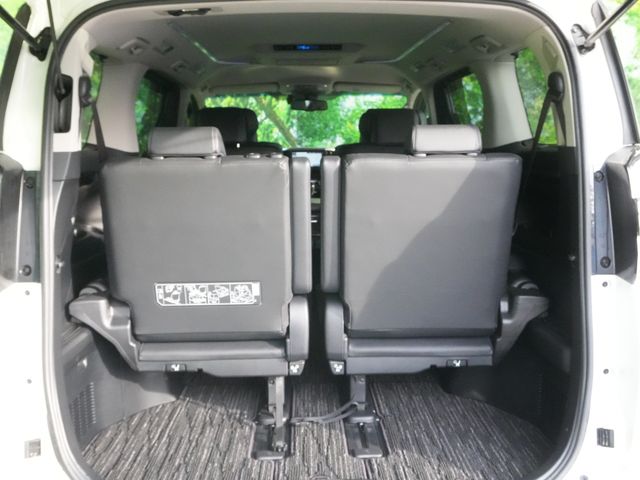 TOYOTA VELLFIRE 2018 Image 31