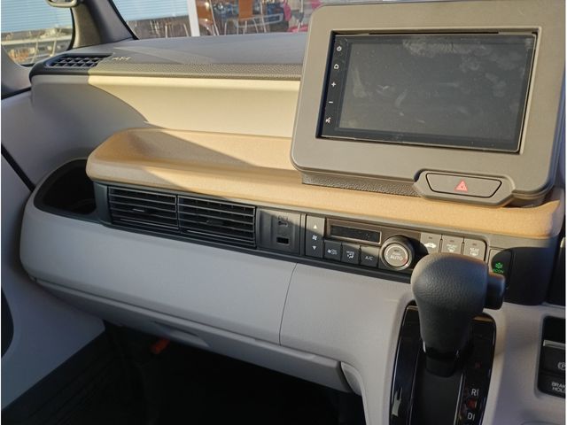 HONDA N BOX 2025 Image 31