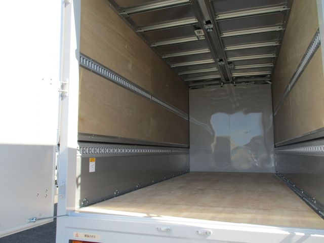 MITSUBISHI CANTER 2024 Image 31