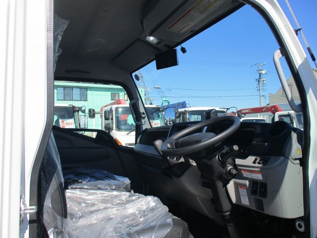 MITSUBISHI CANTER 2024 Image 31