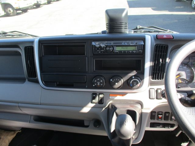 MITSUBISHI CANTER 2024 Image 31