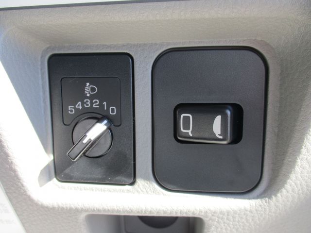 MITSUBISHI CANTER 2024 Image 31