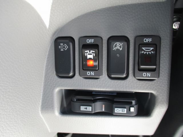 MITSUBISHI CANTER 2024 Image 31