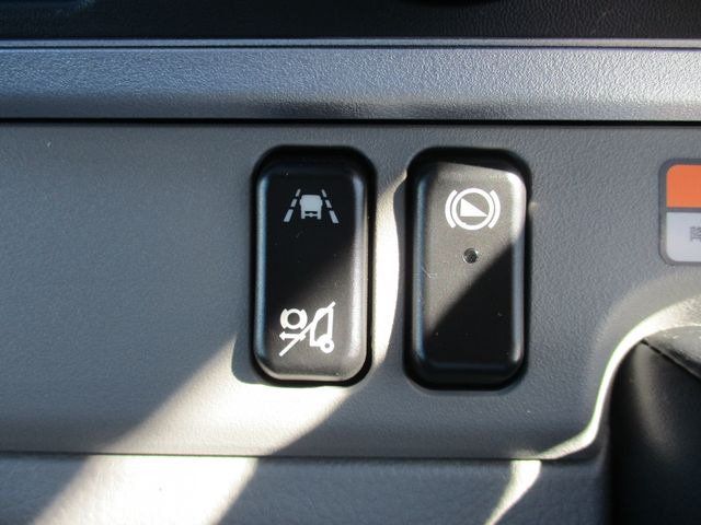 MITSUBISHI CANTER 2024 Image 31