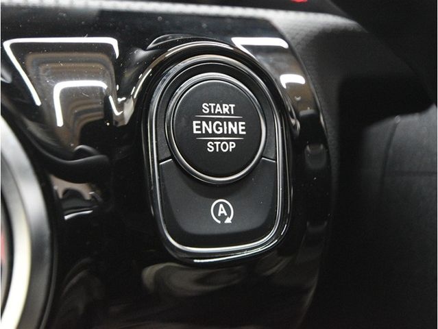 MERCEDES BENZ A CLAS 2019 Image 31