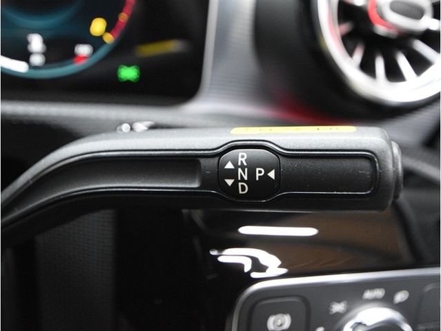 MERCEDES BENZ A CLAS 2019 Image 31