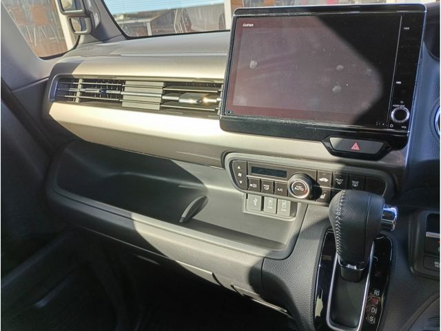 HONDA N BOX CUSTOM 2022 Image 31