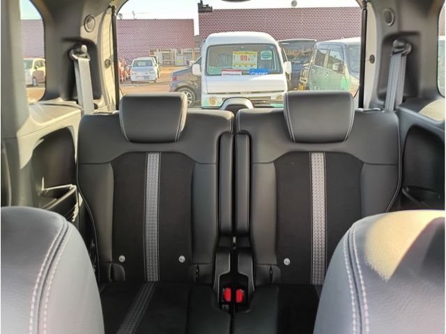 HONDA N BOX CUSTOM 2022 Image 31