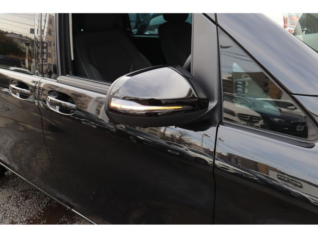MERCEDES BENZ V CLAS 2018 Image 31