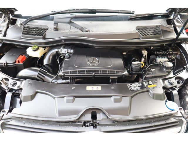 MERCEDES BENZ V CLAS 2018 Image 31