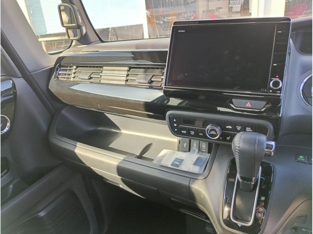 HONDA N BOX CUSTOM 4WD 2021 Image 31