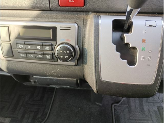 TOYOTA REGIUSACE VAN 4WD 2019 Image 31