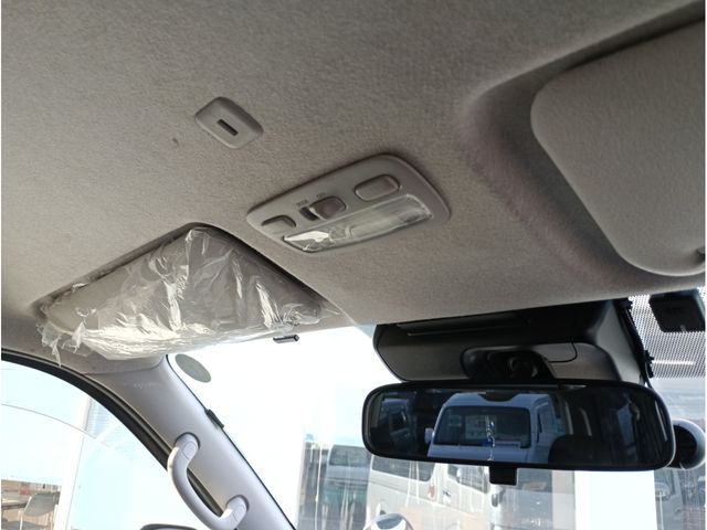 TOYOTA REGIUSACE VAN 4WD 2019 Image 31