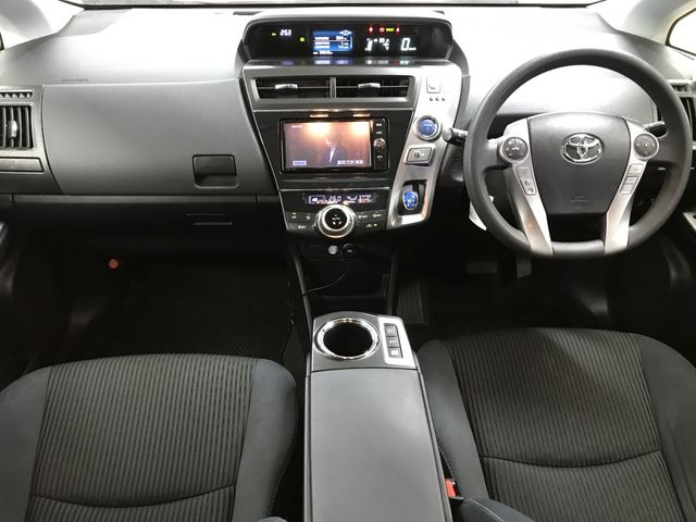 TOYOTA PRIUS ALPHA 2016 Image 31