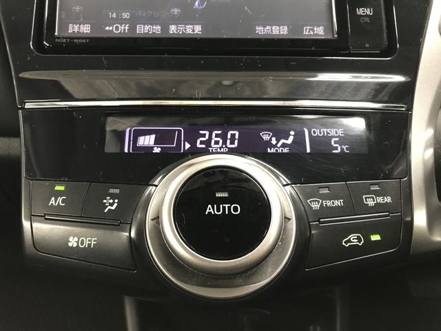 TOYOTA PRIUS ALPHA 2016 Image 31