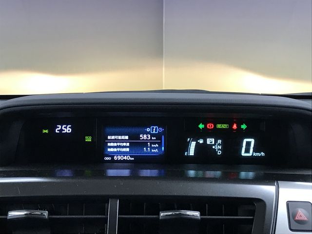 TOYOTA PRIUS ALPHA 2016 Image 31