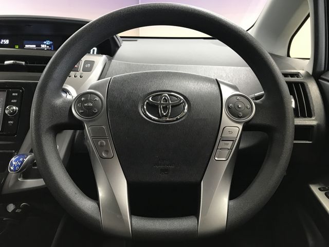 TOYOTA PRIUS ALPHA 2016 Image 31