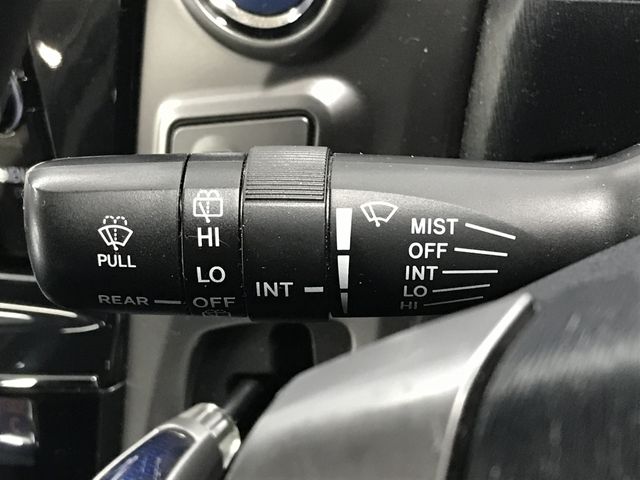 TOYOTA PRIUS ALPHA 2016 Image 31