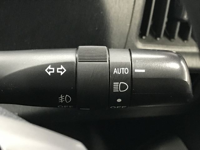 TOYOTA PRIUS ALPHA 2016 Image 31