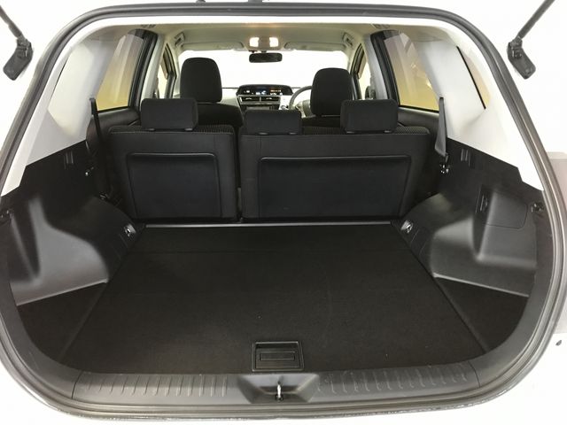 TOYOTA PRIUS ALPHA 2016 Image 31