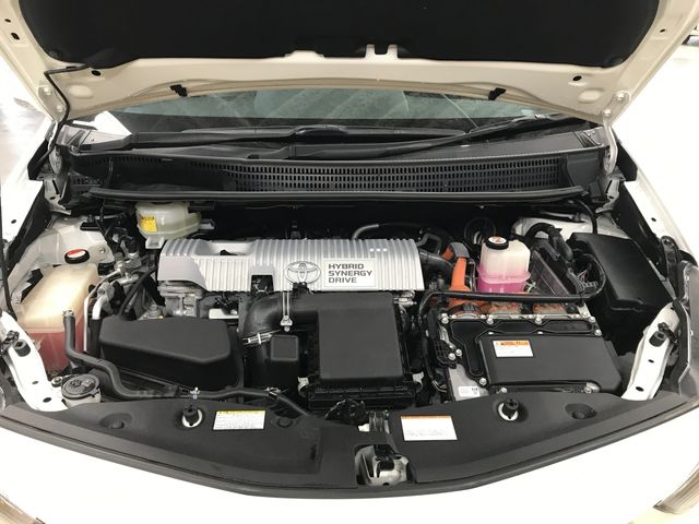 TOYOTA PRIUS ALPHA 2016 Image 31