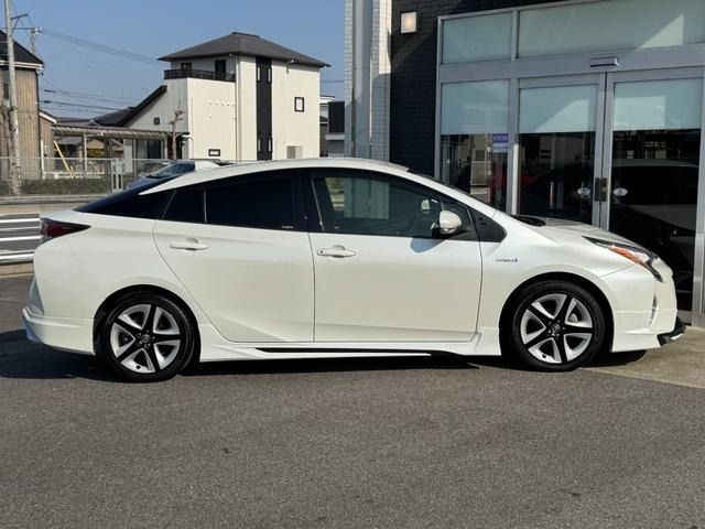 TOYOTA PRIUS 2016 Image 31