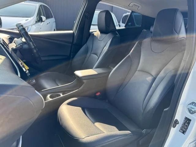 TOYOTA PRIUS 2016 Image 31