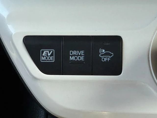 TOYOTA PRIUS 2016 Image 31