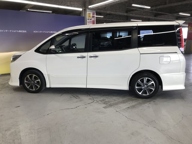 TOYOTA NOAH 2019 Image 31