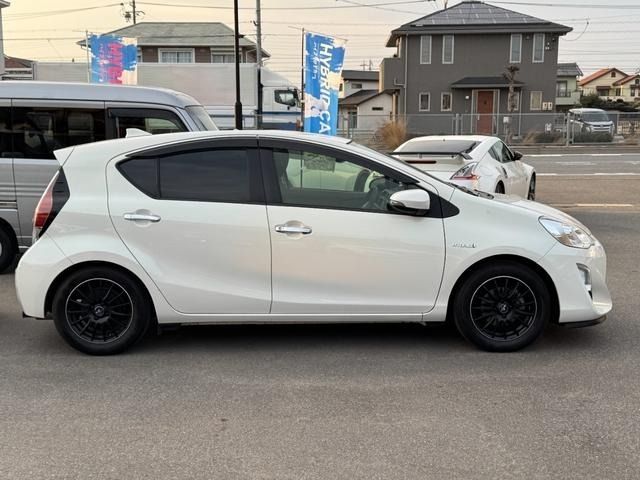 TOYOTA AQUA 2017 Image 31