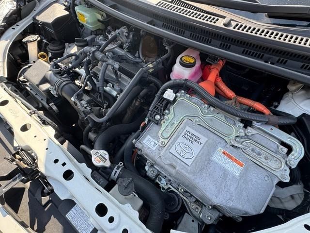 TOYOTA AQUA 2017 Image 31