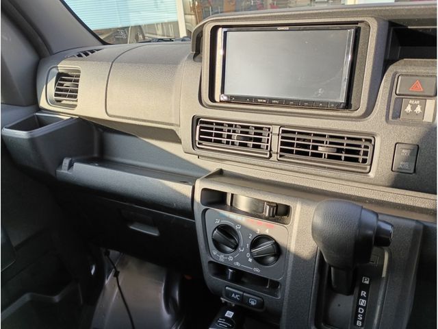 DAIHATSU HIJET CARGO 4WD 2022 Image 31