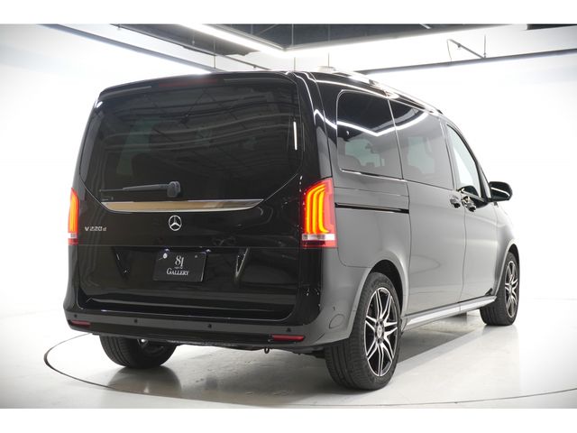 MERCEDES BENZ V CLAS 2023 Image 31