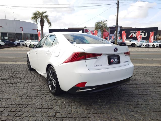 TOYOTA LEXUS IS300H 2018 Image 31