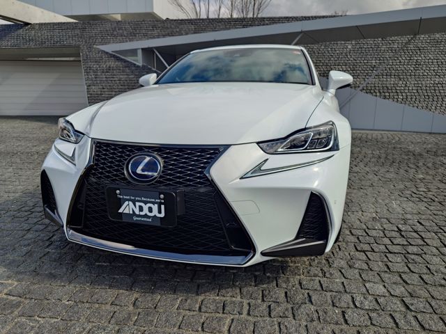 TOYOTA LEXUS IS300H 2018 Image 31