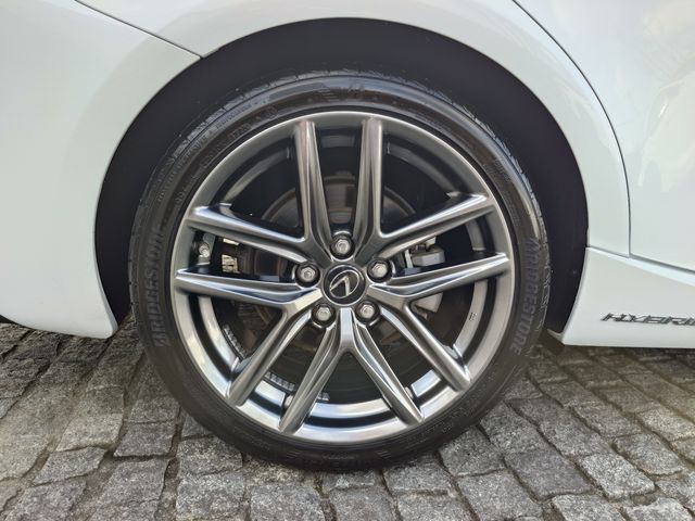TOYOTA LEXUS IS300H 2018 Image 31