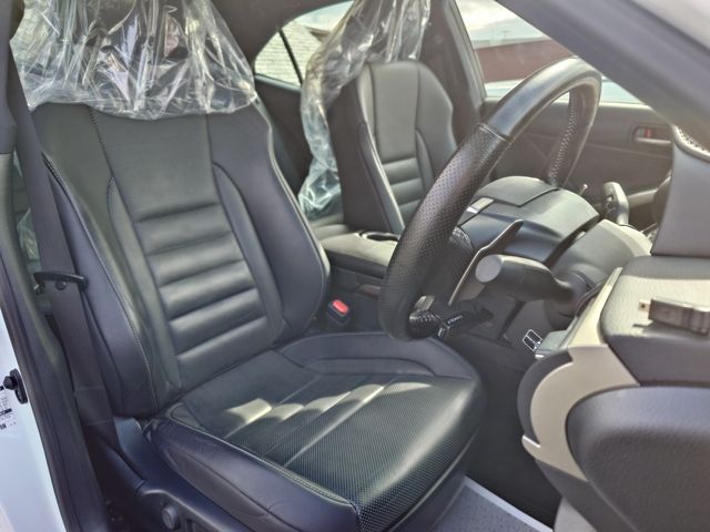 TOYOTA LEXUS IS300H 2018 Image 31