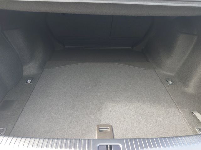 TOYOTA LEXUS IS300H 2018 Image 31