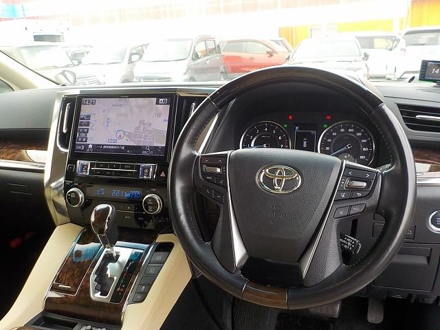 TOYOTA VELLFIRE 2018 Image 31