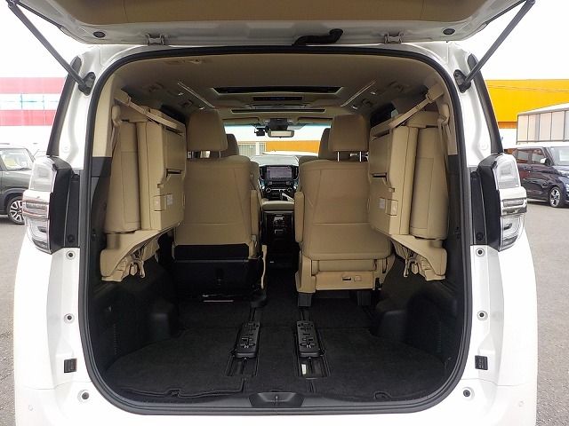 TOYOTA VELLFIRE 2018 Image 31