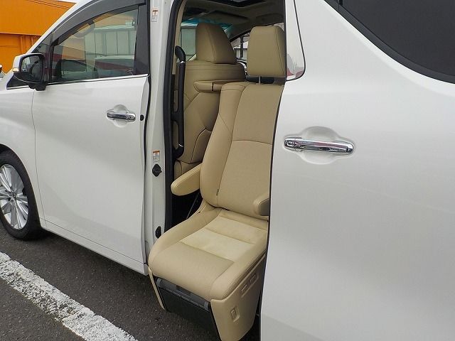 TOYOTA VELLFIRE 2018 Image 31