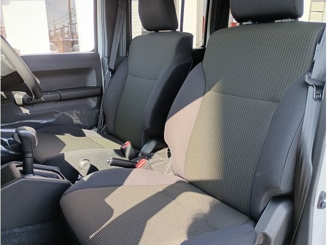 SUZUKI JIMNY NOMADE 2025 Image 31