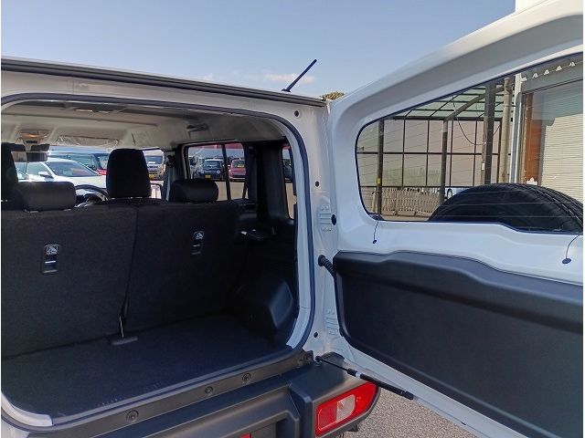 SUZUKI JIMNY NOMADE 2025 Image 31